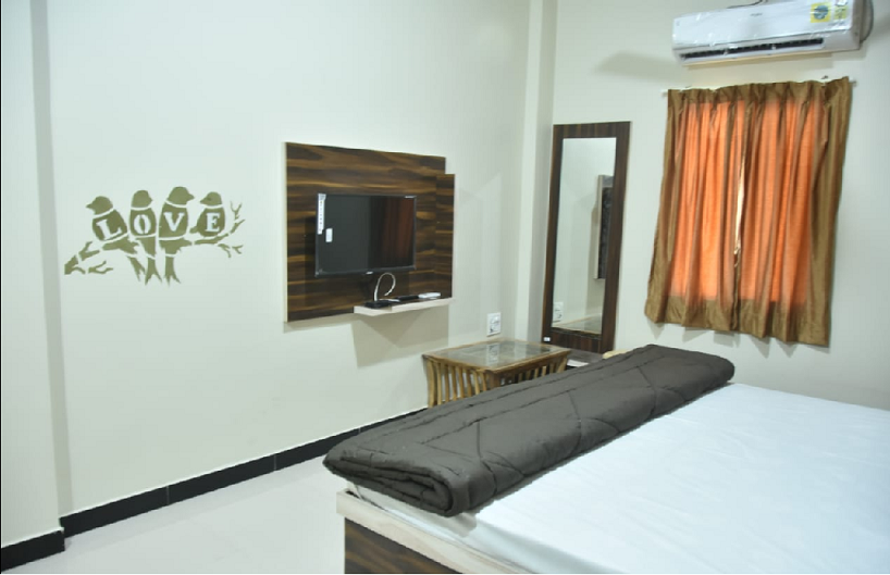 Hotel Sukoon  Baglamukhi Mata mir Nalkheda  Luxury Rooms  AC  Non AC Rooms Pure veg Restaurant in Nalkheda |  AC Rooms